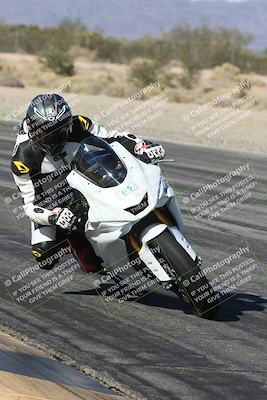 media/Dec-04-2025-Racers Edge (Thu) [[5ebc9f124d]]/3-B Group/3-Session 2 (Turn 7 Inside)/